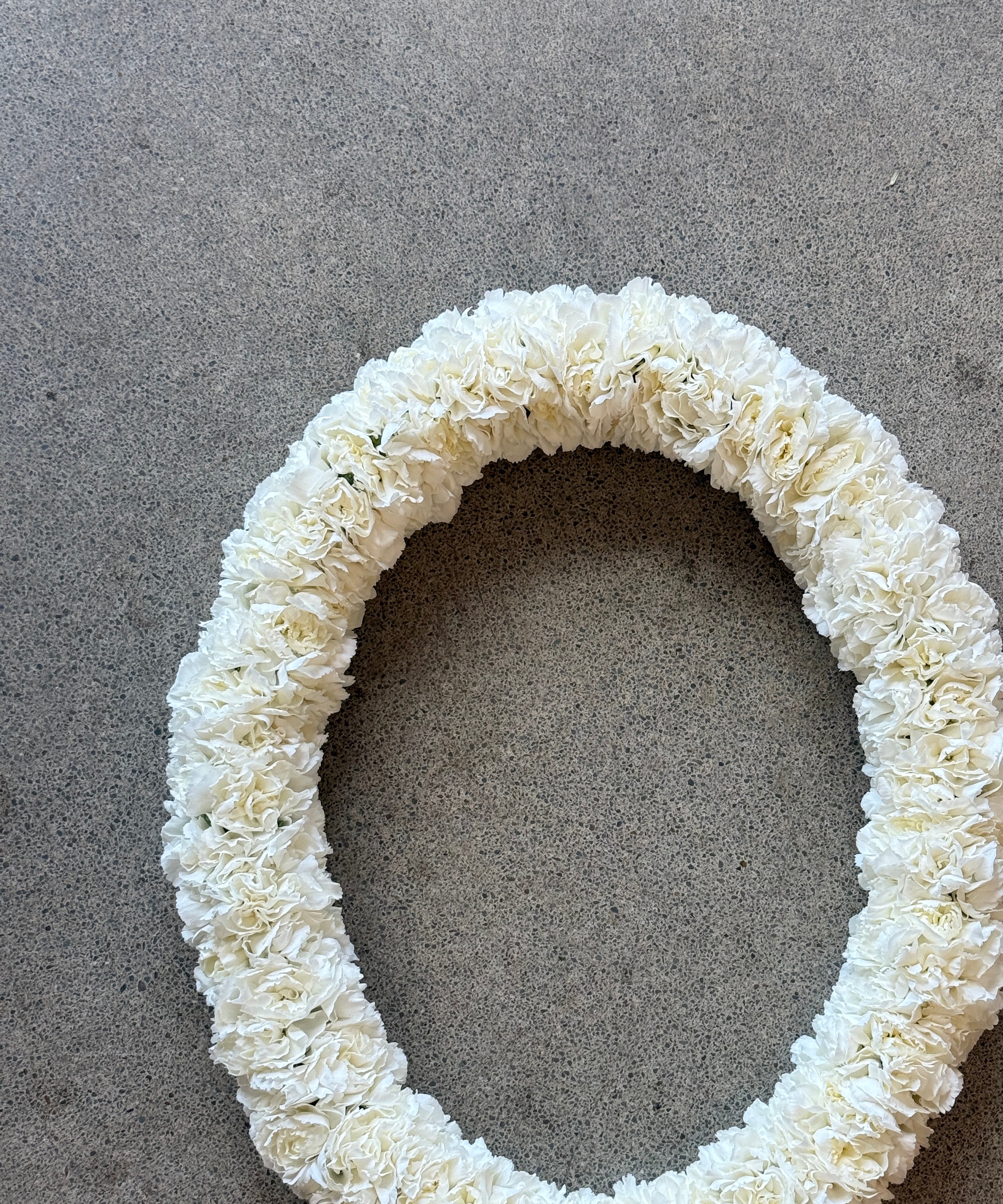Bride - Mostly White Lei (mini carnation)