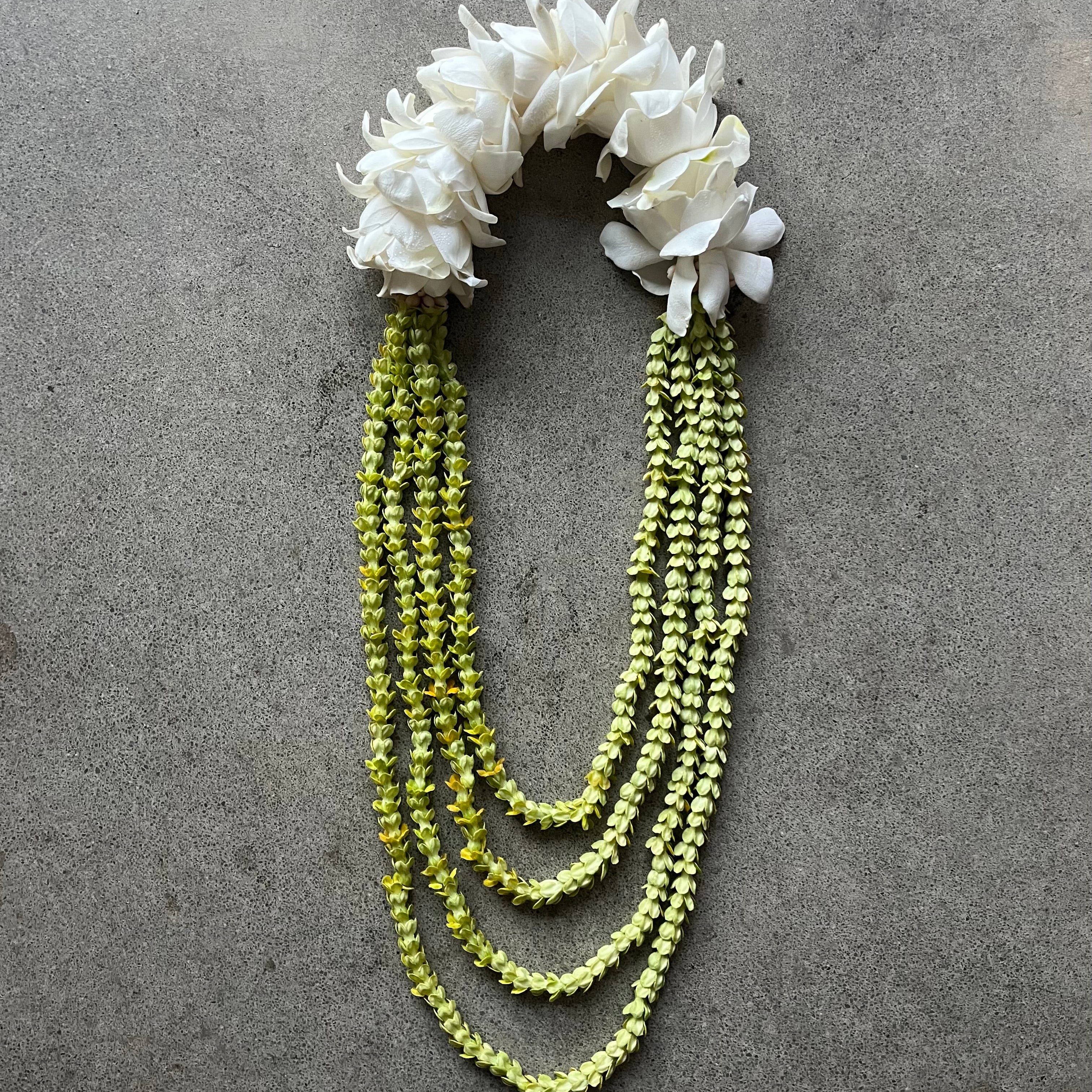 Bride - Tiered Lei (seasonal)