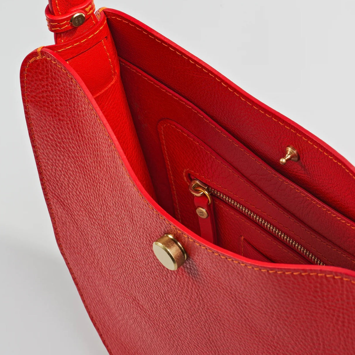 【SALAD BOWLS】LEATHER CITY CROSS BAG $_57.PNG?set_id=880000500F