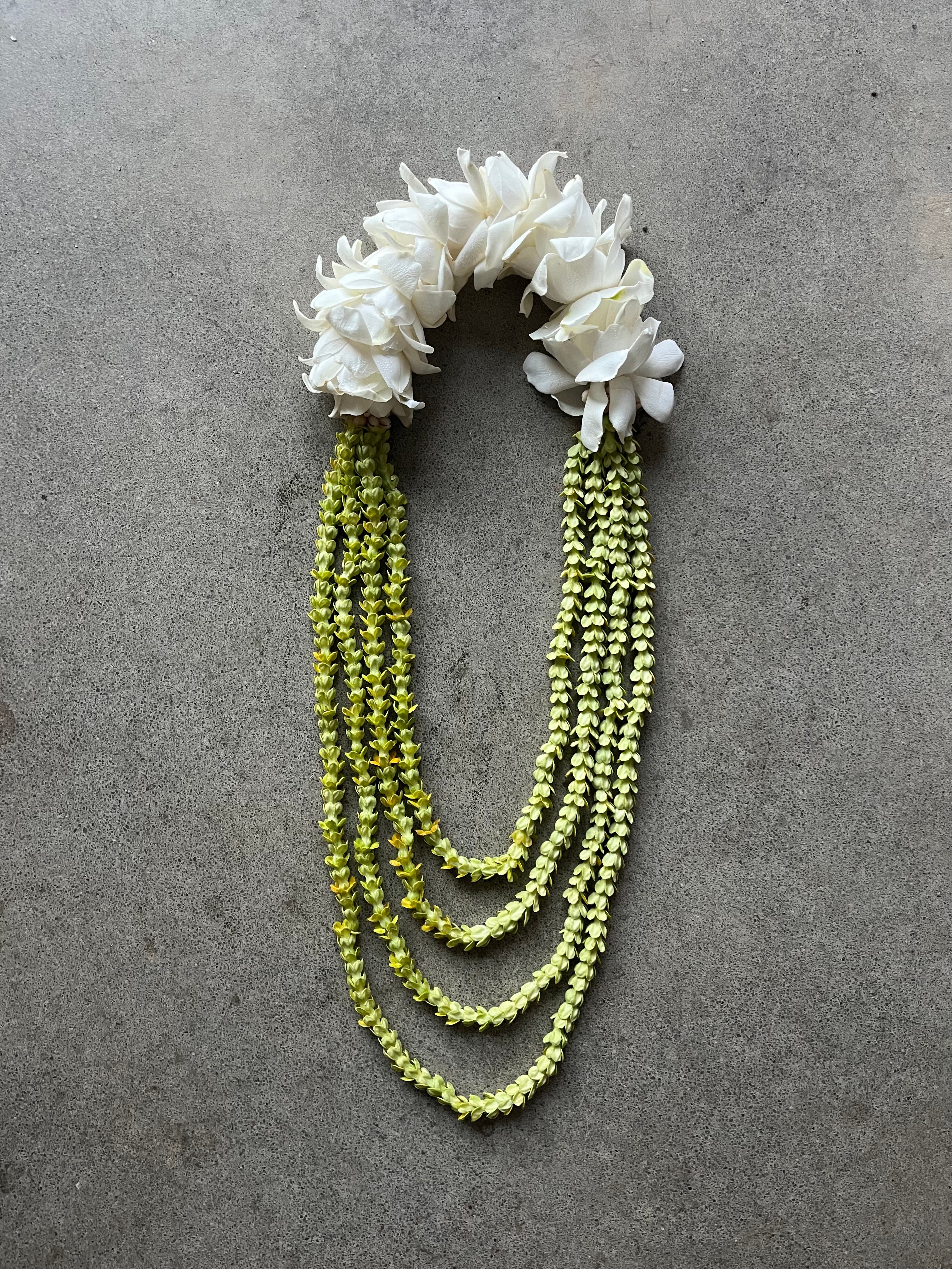 Bride - Tiered Lei (seasonal)