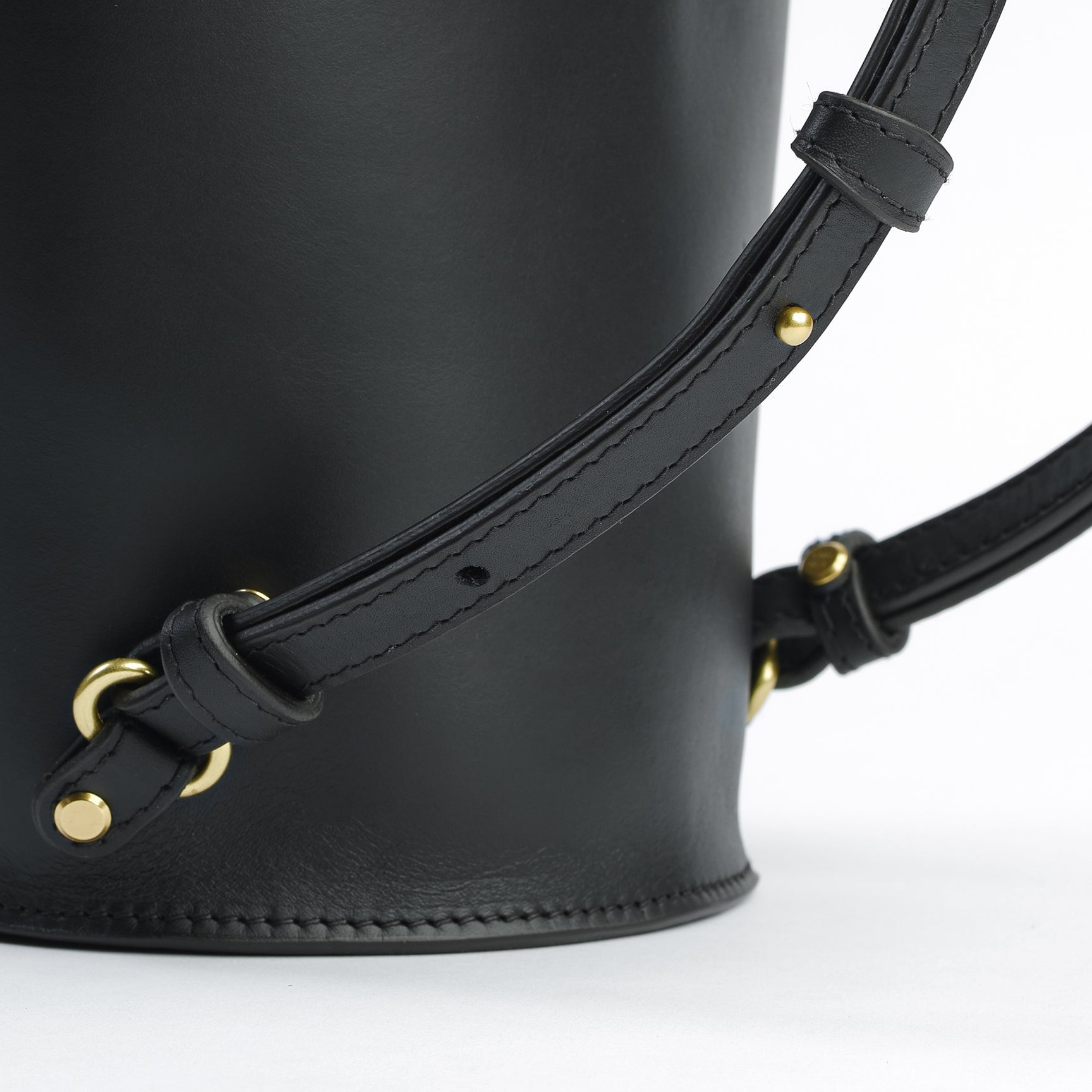 Small Cyl Convertible Bucket Backpack