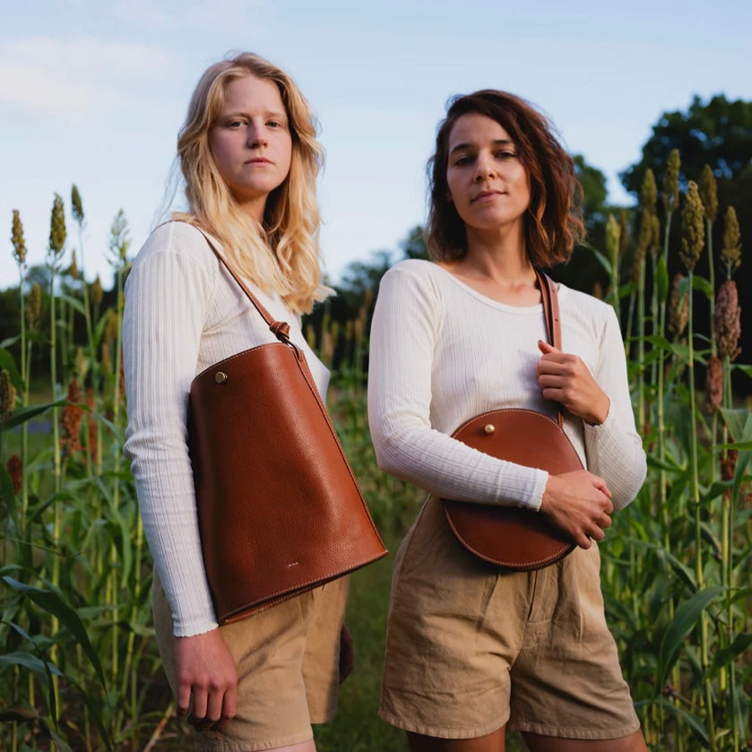 Hilma Large Leather Bucket Bag – ISLAND-BOY