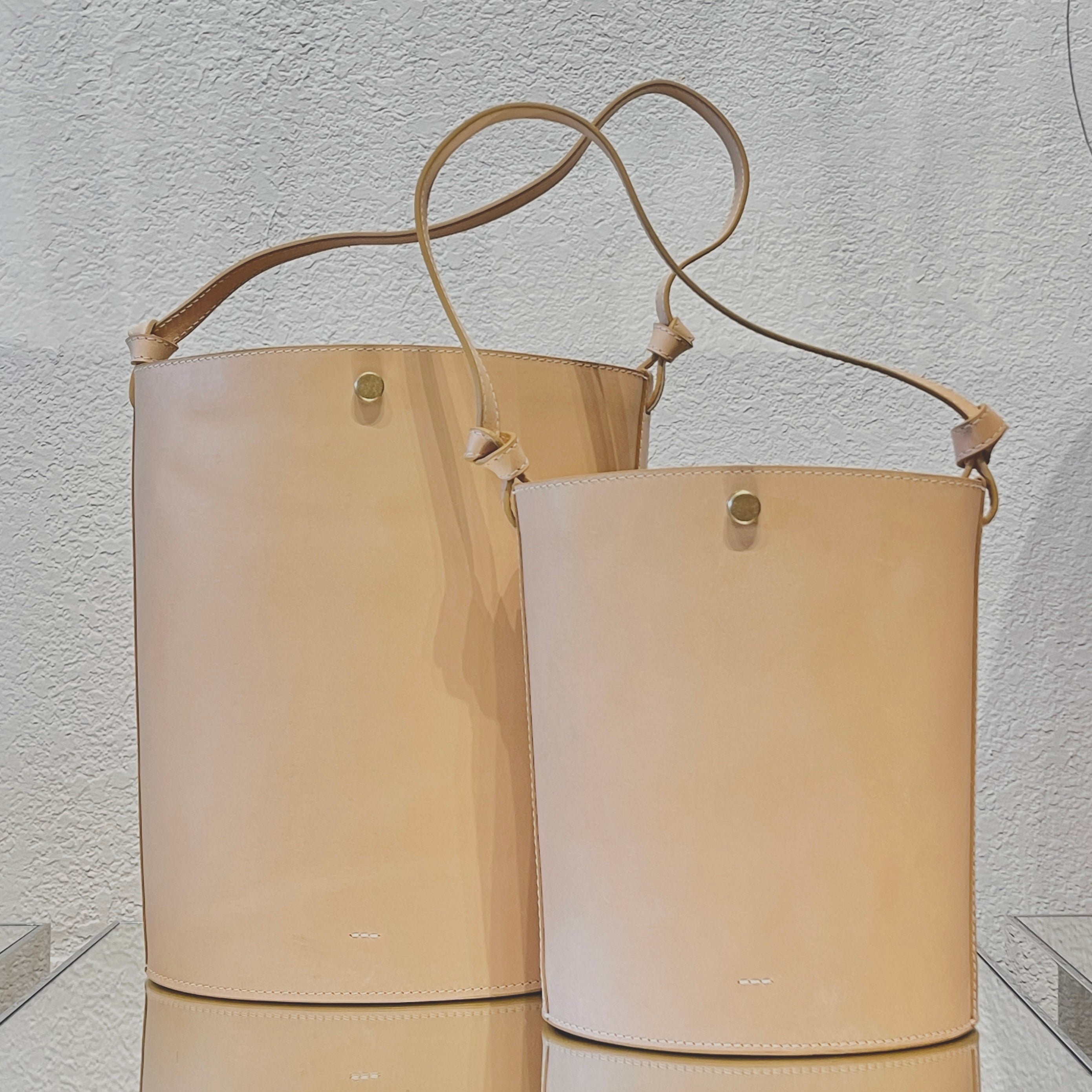 Hilma Large Leather Bucket Bag – ISLAND-BOY